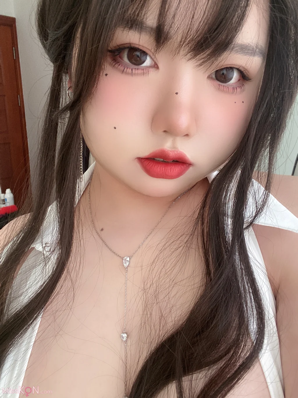Coser@鸽鸽咕咕w(我想吃麦当劳): Sexy大姐姐 (30 photos + 1 video)