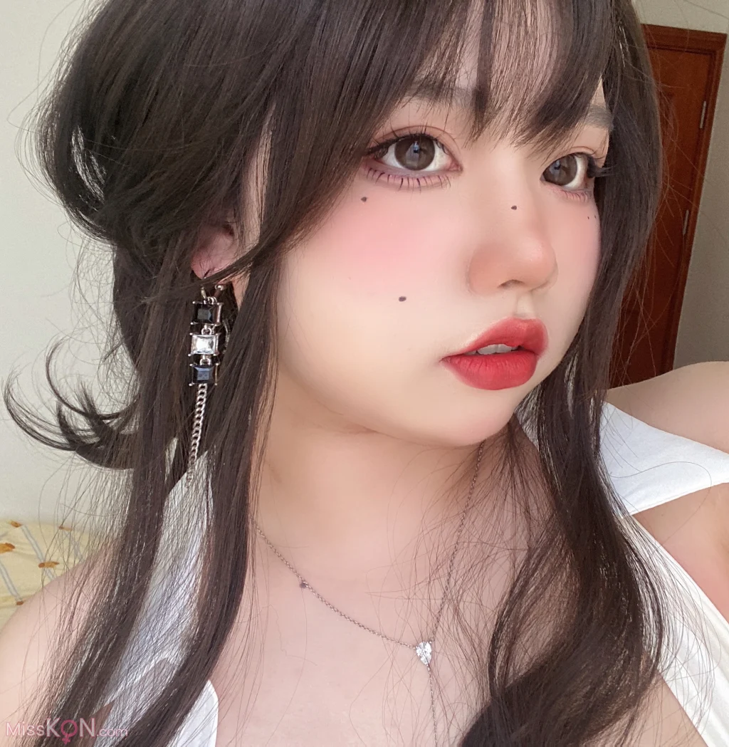 Coser@鸽鸽咕咕w(我想吃麦当劳): Sexy大姐姐 (30 photos + 1 video) – Page 2