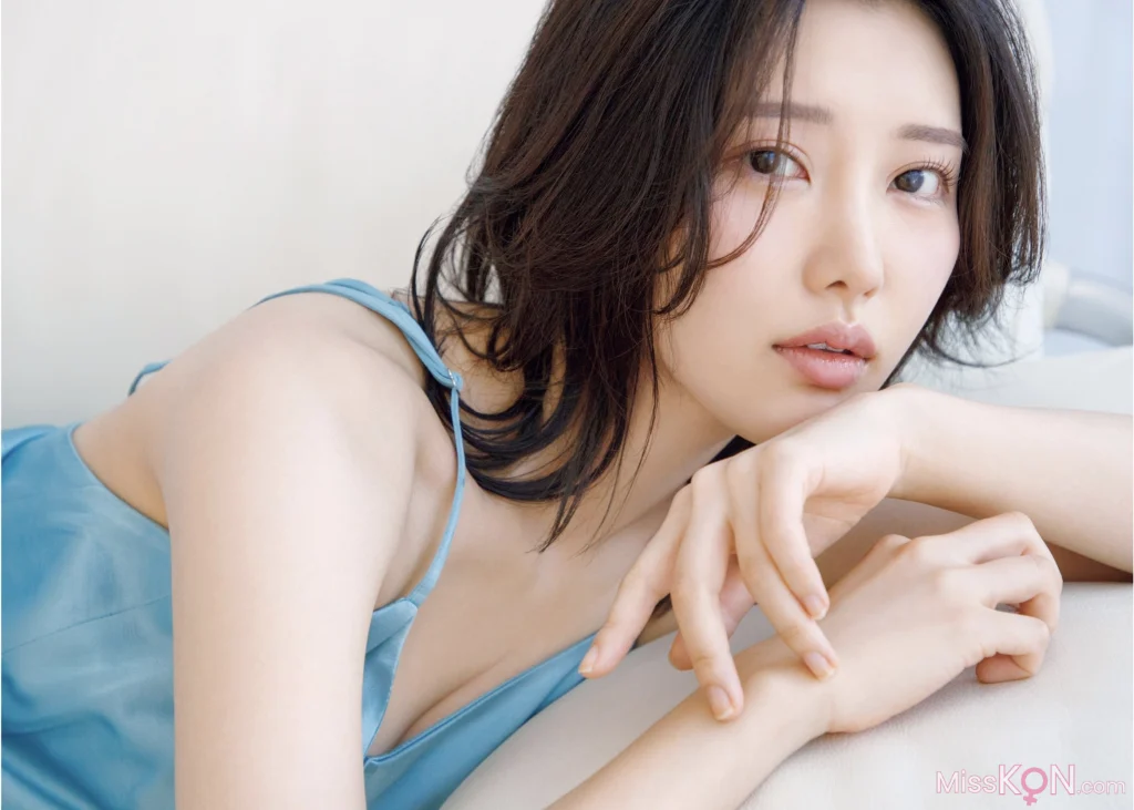 [JP] Kanon Shizaki (志崎樺音): 1st写真集 unplugged (117 photos)