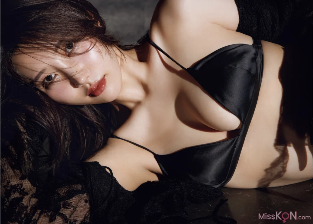 [JP] Kanon Shizaki (志崎樺音): 1st写真集 unplugged (117 photos) – Page 2