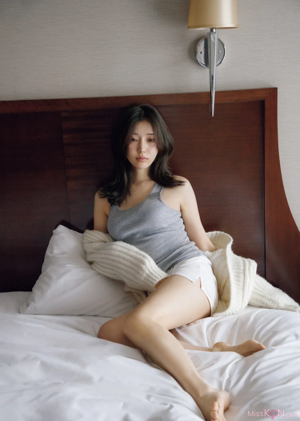 [JP] Kanon Shizaki (志崎樺音): 1st写真集 unplugged (117 photos) – Page 3