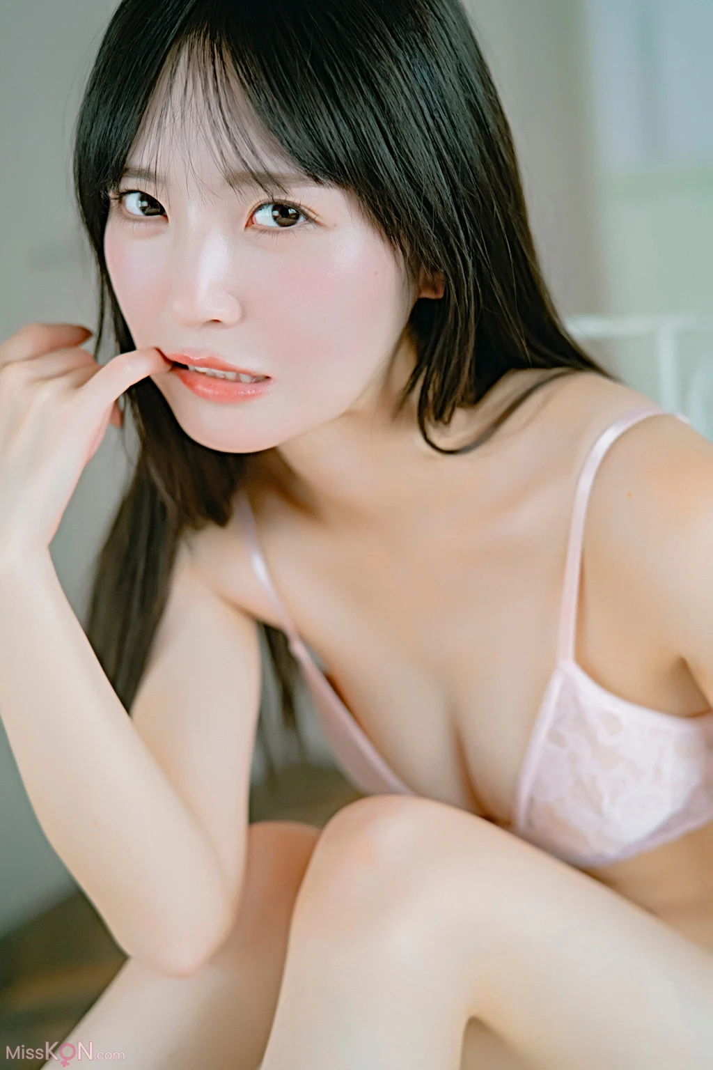 [JP] Yura Yura (由良ゆら): 漫画アクションデジタル写真集 「ゆらゆらしたい時に見たい女の子」 (47 photos)