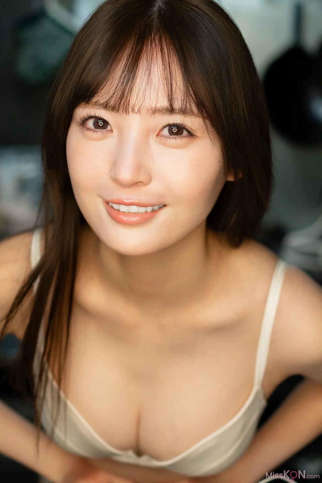 [JP] Yura Yura (由良ゆら): 発光体 ENTAME36℃デジタル写真集 (40 photos) – Page 2