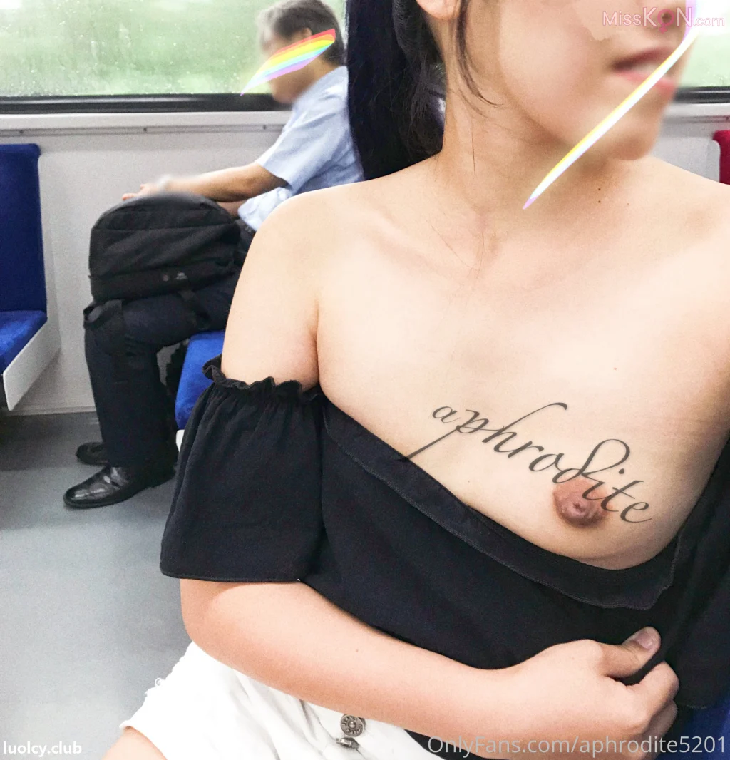 [OtherXXX] Aphrodite: 户外露出私拍 顶级反差婊人前露出 (297 photos + 70 videos)