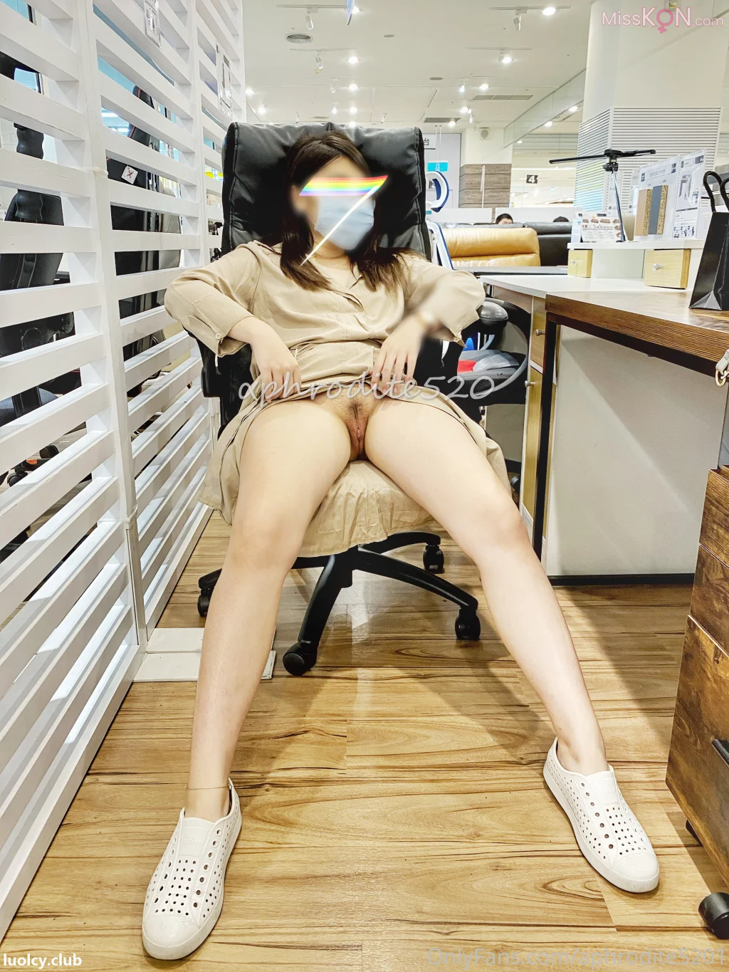 [OtherXXX] Aphrodite: 户外露出私拍 顶级反差婊人前露出 (297 photos + 70 videos) – Page 3