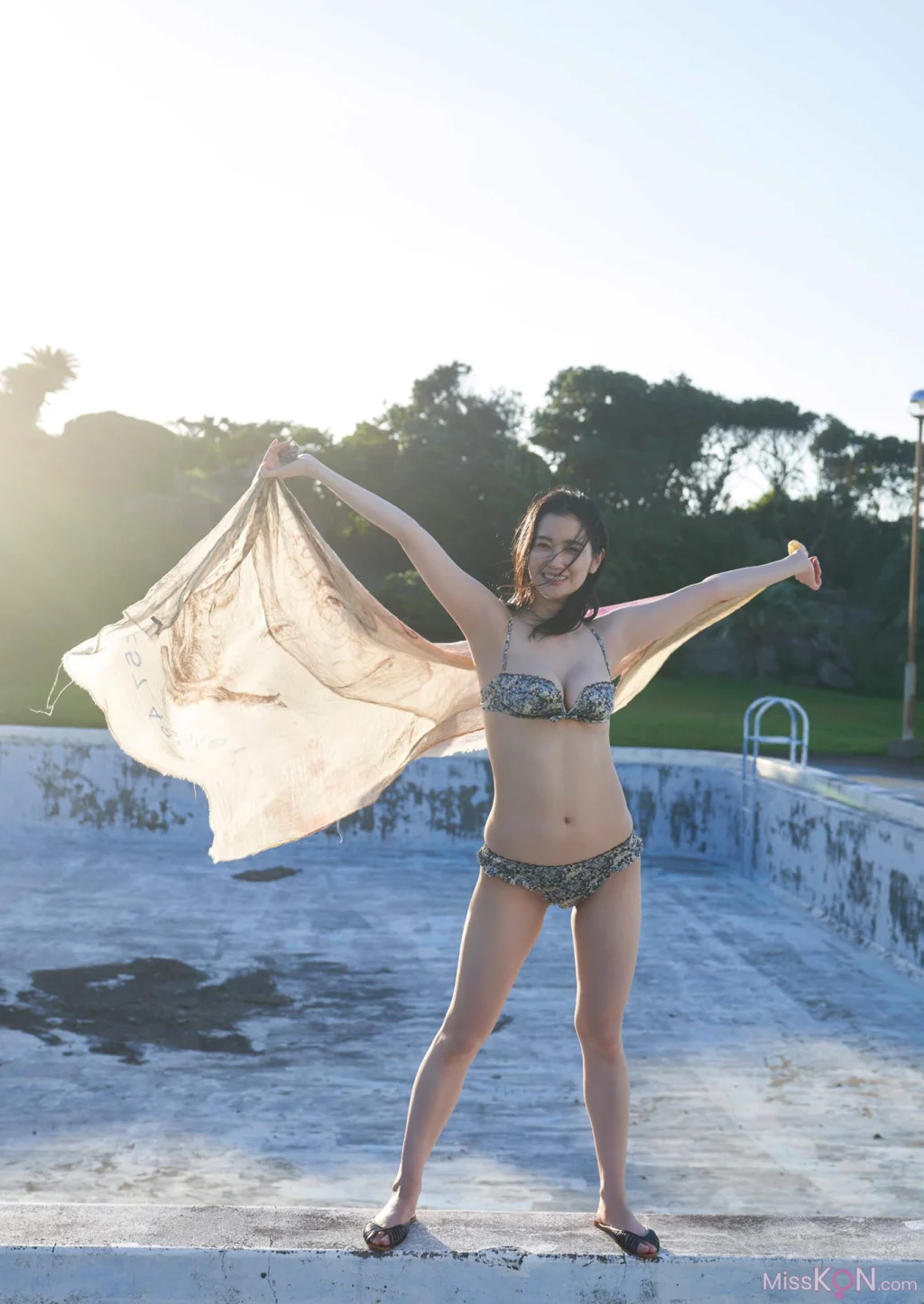 [JP] Arisa Deguchi (出口亞梨沙): ワニブックス デジタル写真集 「fantastic」 (80 photos) – Page 2
