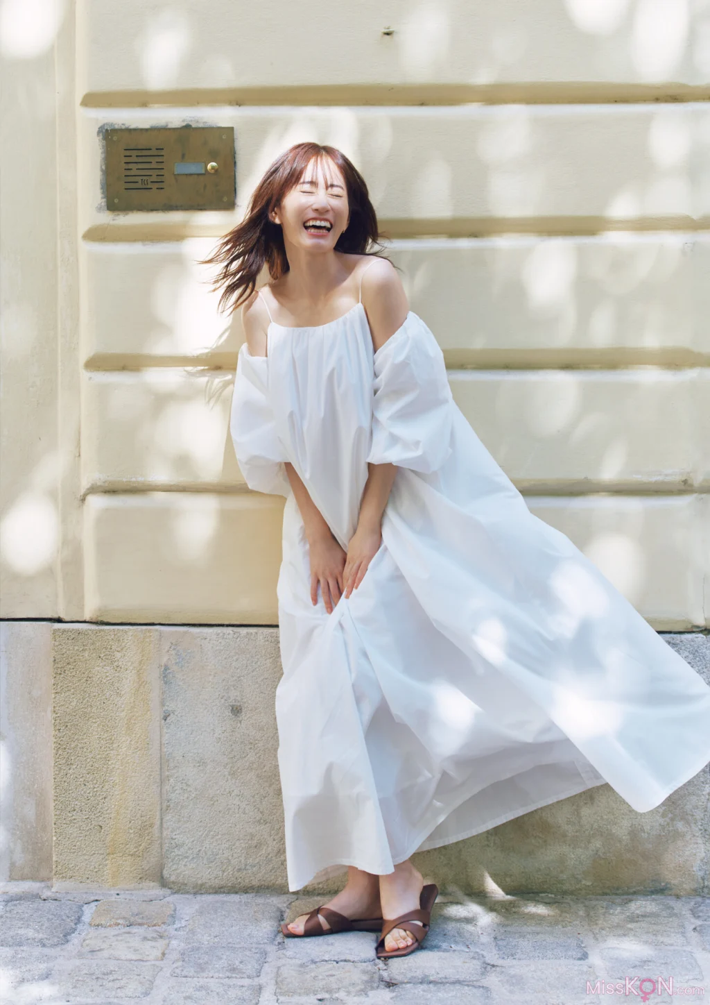[JP] Maeda Atsuko (前田敦子): (ex-AKB48) 6th Photobook 写真集 – Beste (141 photos)