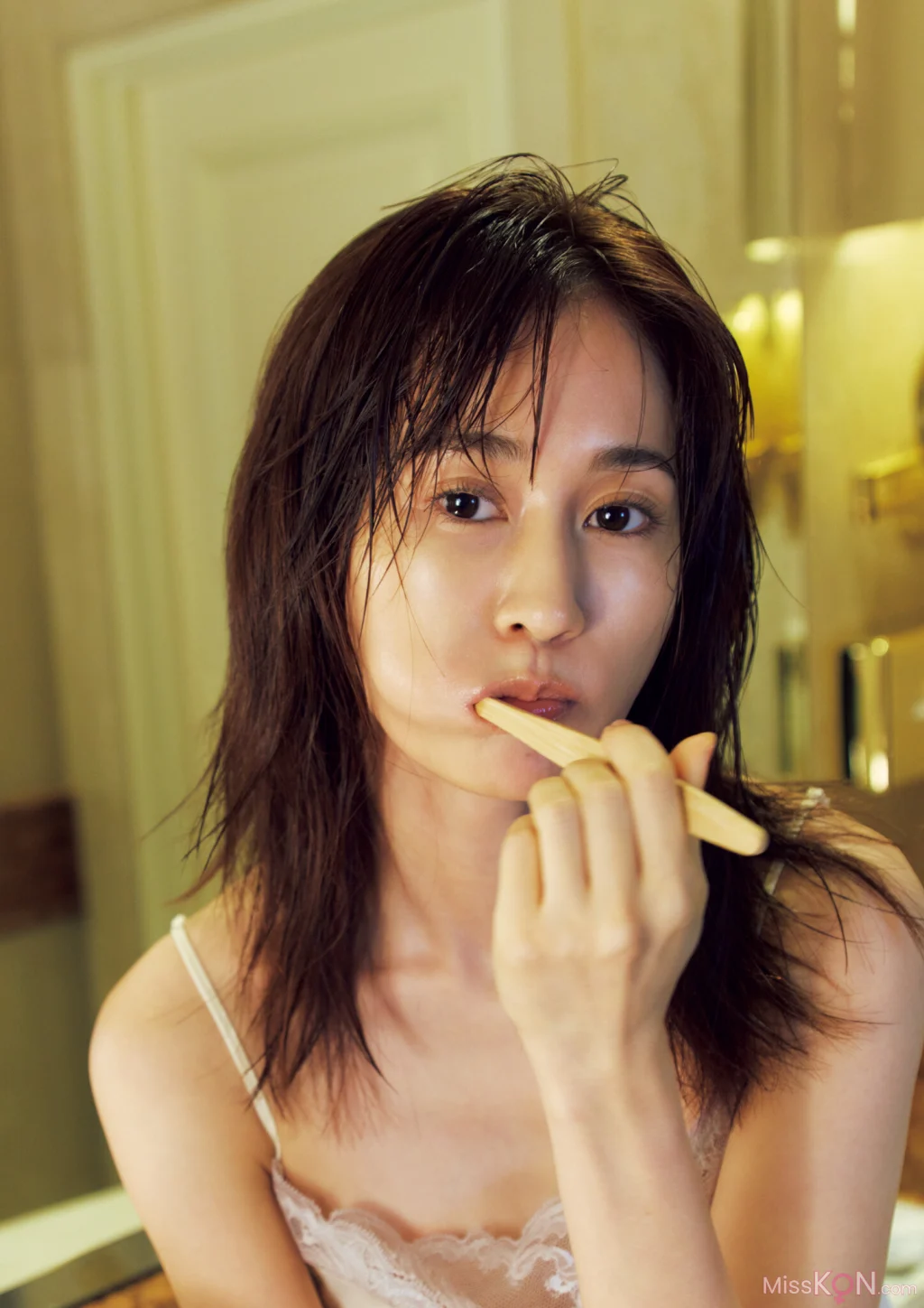 [JP] Maeda Atsuko (前田敦子): (ex-AKB48) 6th Photobook 写真集 – Beste (141 photos) – Page 2