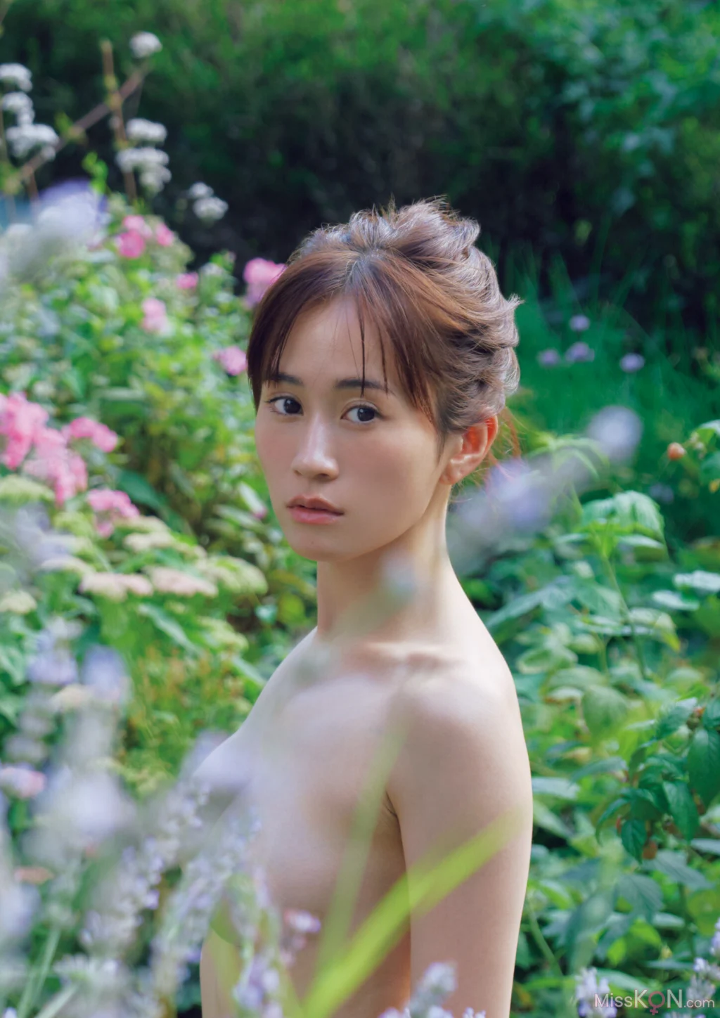 [JP] Maeda Atsuko (前田敦子): (ex-AKB48) 6th Photobook 写真集 – Beste (141 photos) – Page 3