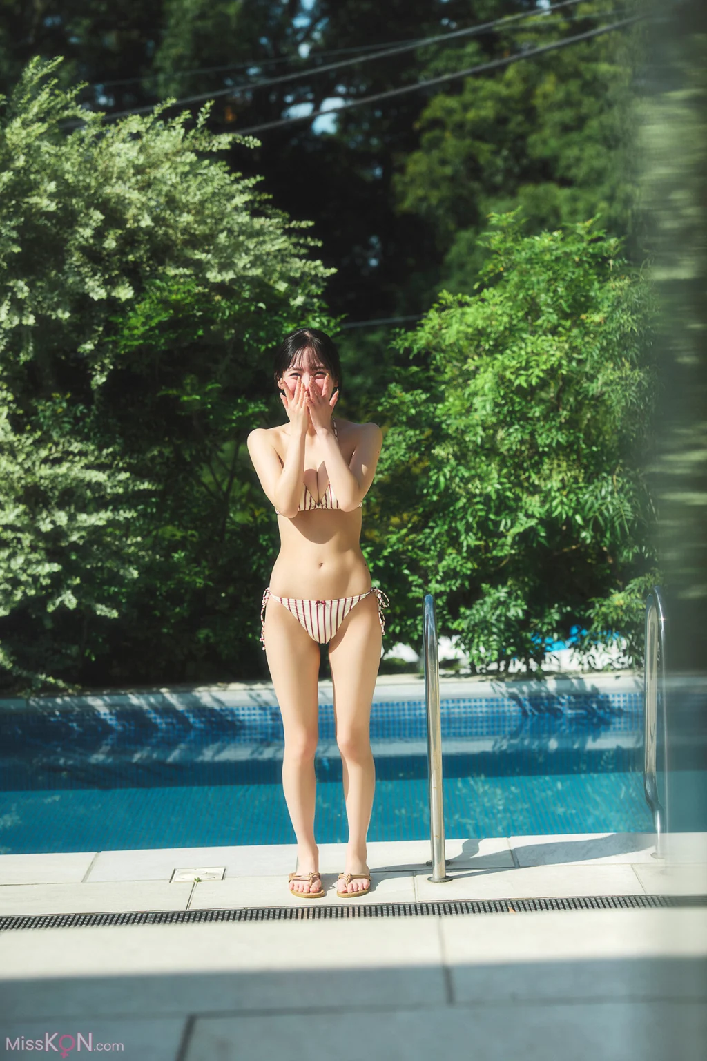 [JP] Yura Yura (由良ゆら): FLASHデジタル写真集 甘いものには毒がある (75 photos)