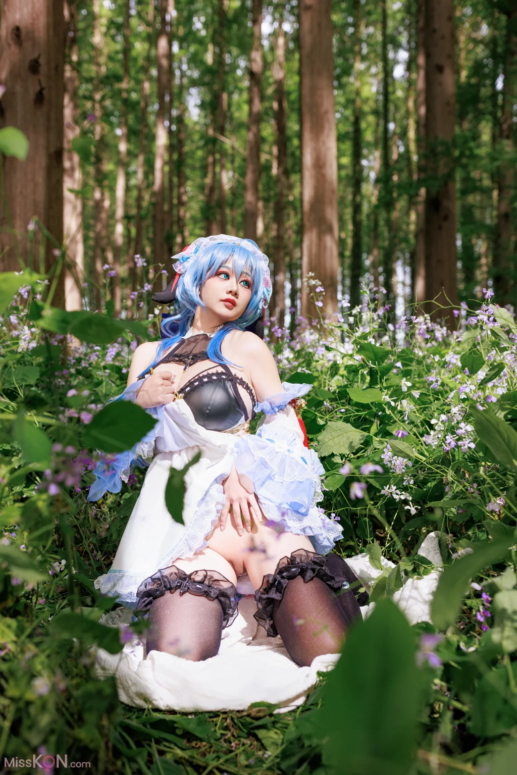 Coser@阿雪雪: 甘雨女仆 (99 photos + 6 videos)