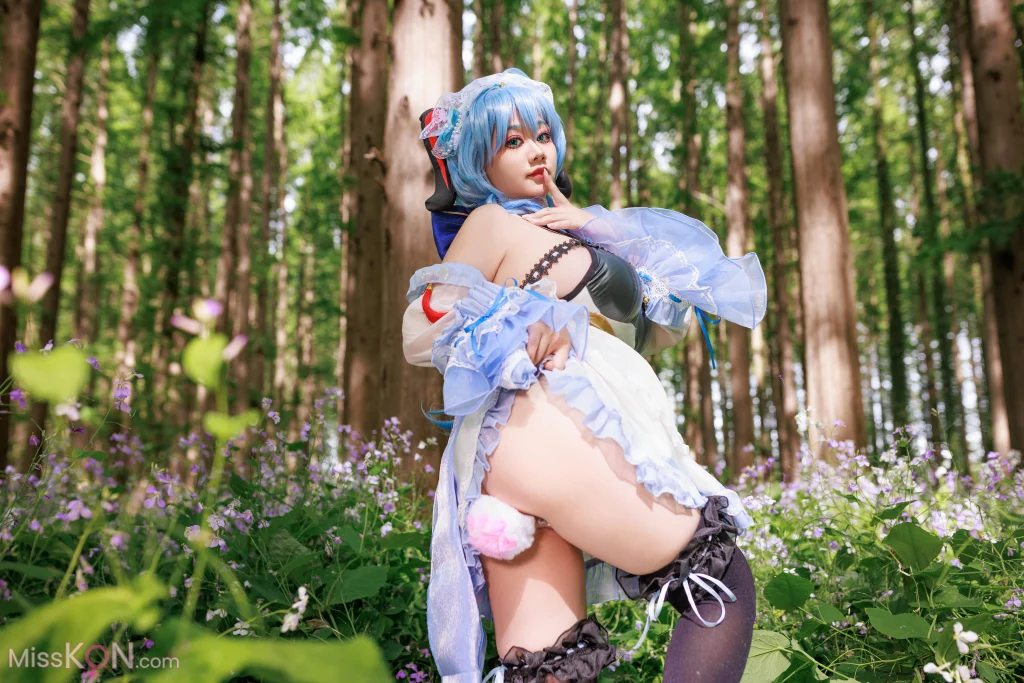 Coser@阿雪雪: 甘雨女仆 (99 photos + 6 videos)