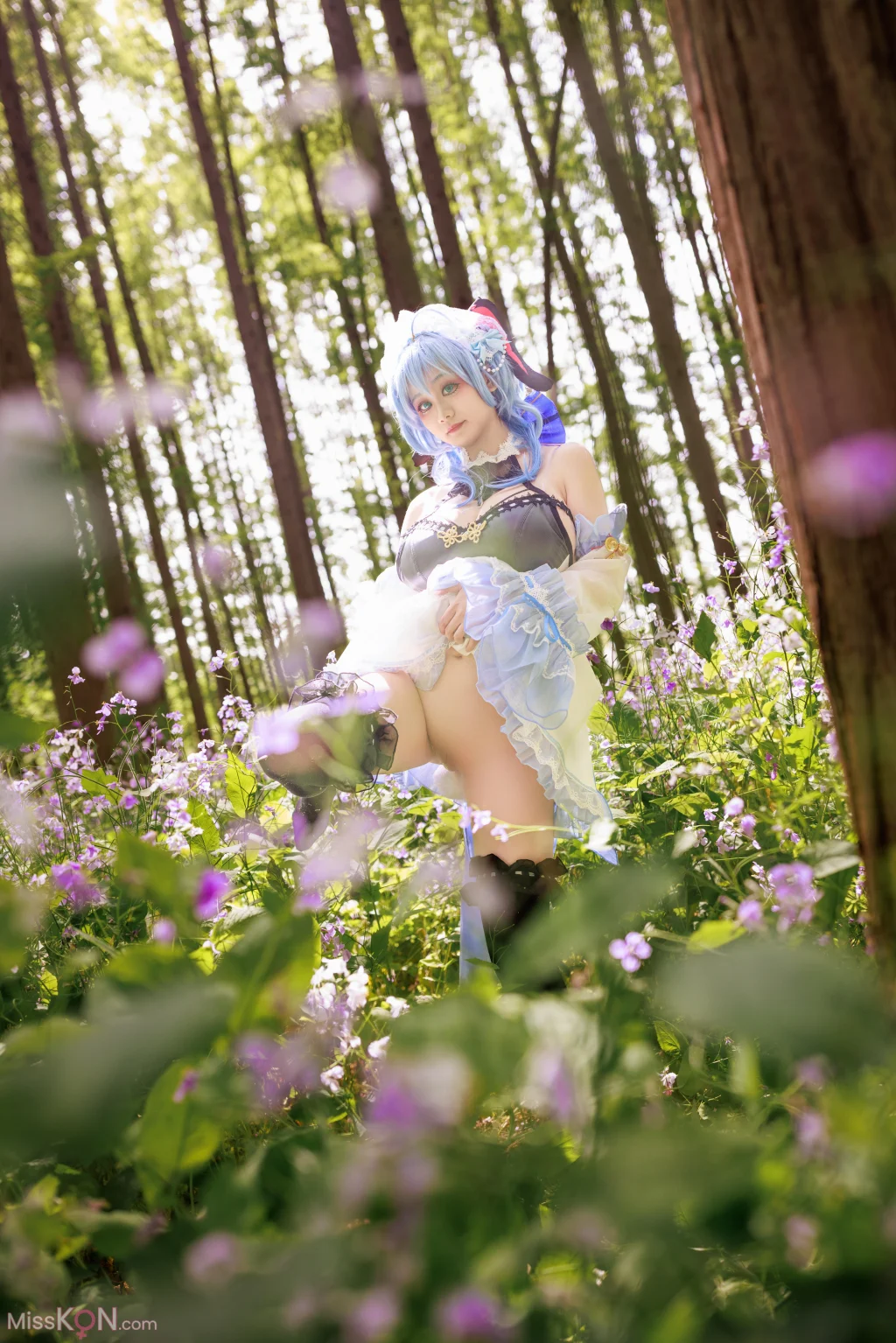 Coser@阿雪雪: 甘雨女仆 (99 photos + 6 videos)