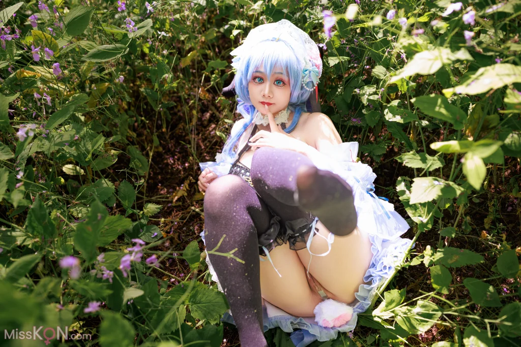 Coser@阿雪雪: 甘雨女仆 (99 photos + 6 videos)