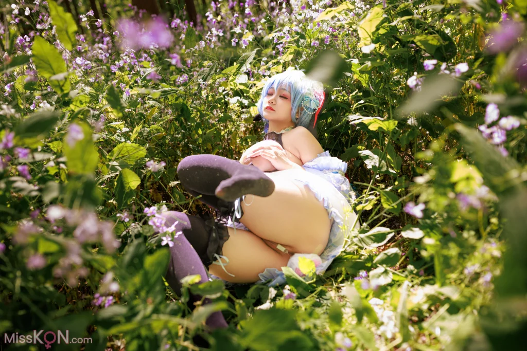 Coser@阿雪雪: 甘雨女仆 (99 photos + 6 videos)