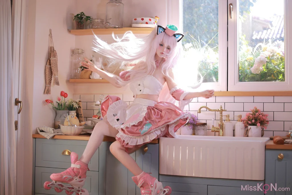 Coser@芝心蛋奶烧: 碧蓝航线 哈曼女仆 (110 photos + 4 videos)