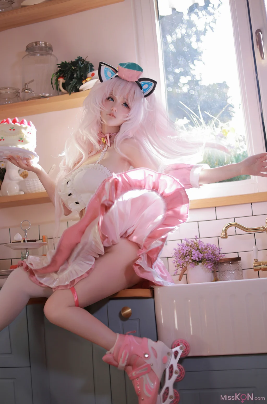 Coser@芝心蛋奶烧: 碧蓝航线 哈曼女仆 (110 photos + 4 videos)