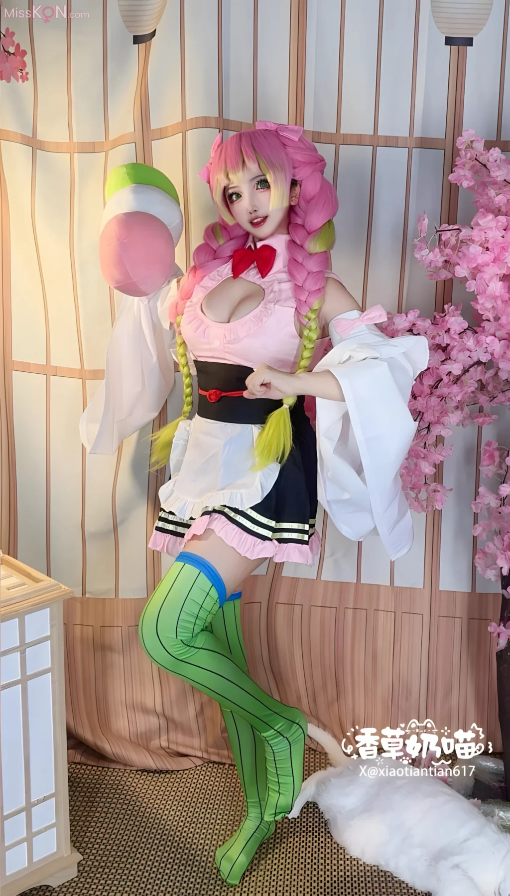 Coser@香草奶喵: 鬼灭之刃 甘露寺蜜璃 典藏版 (204 photos + 71 videos)
