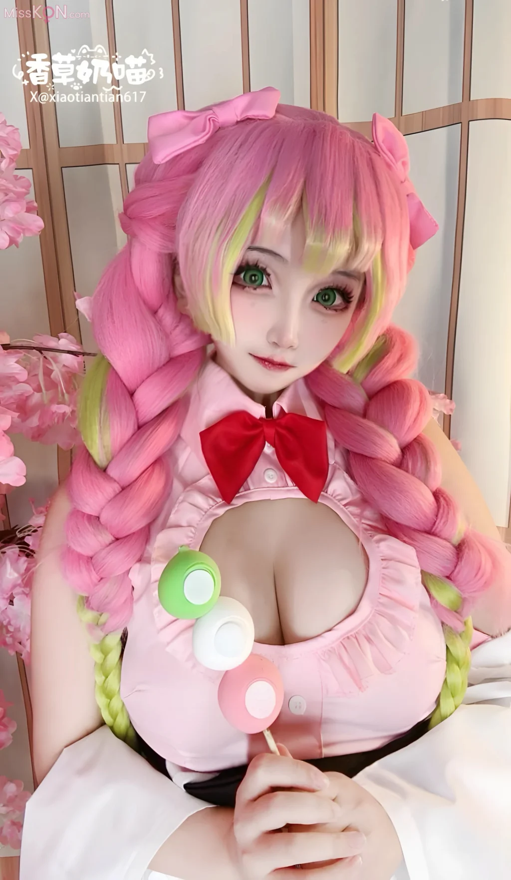 Coser@香草奶喵: 鬼灭之刃 甘露寺蜜璃 典藏版 (204 photos + 71 videos)