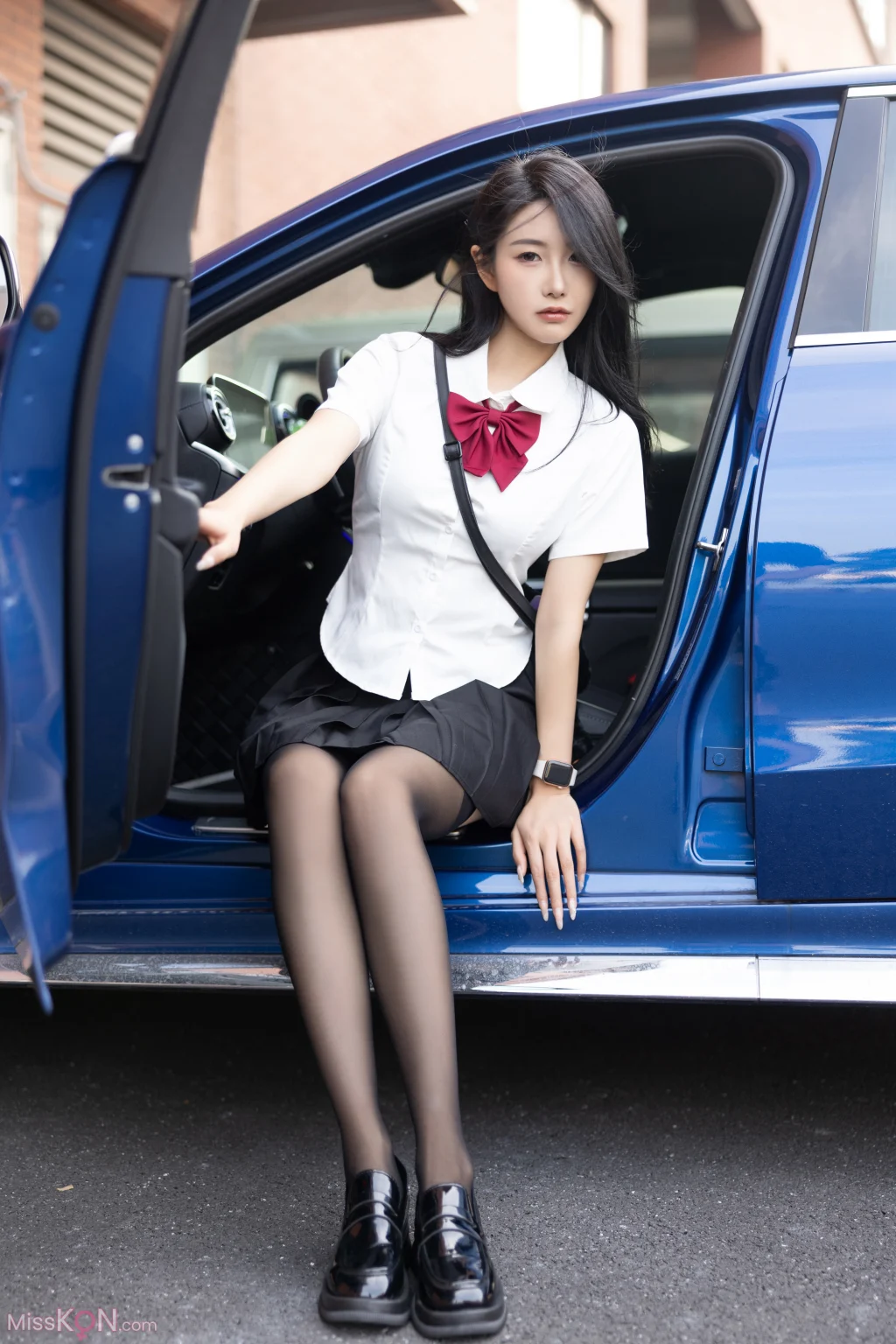 [内购无水印] 苏苏阿: 秀人网模特 JK套装 真空凸点 (87 photos)