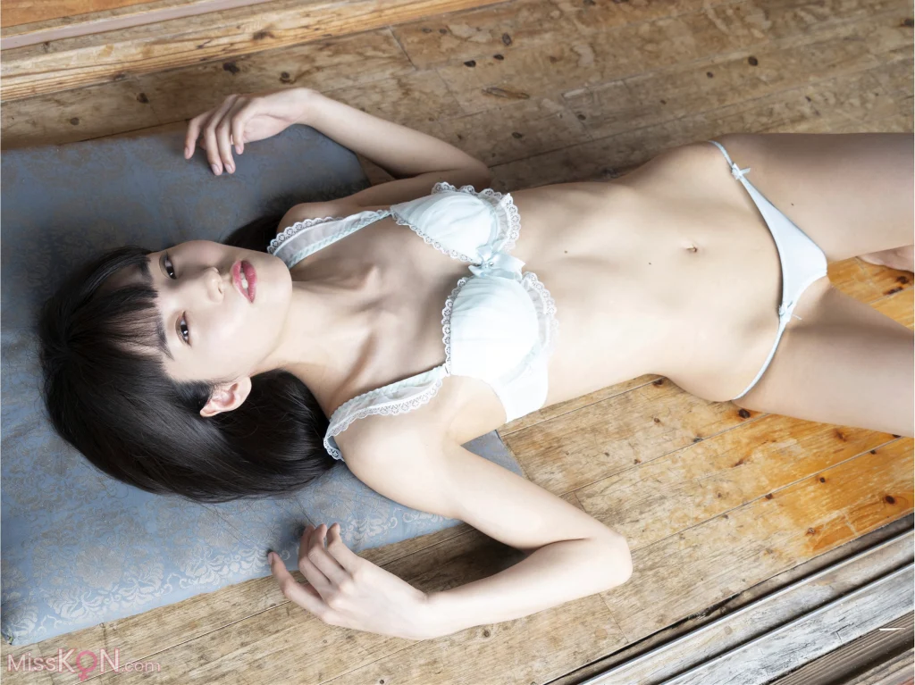 [JP] Mai Yasuda (保田真愛): 激撮 保田真愛 写真集『猟奇的な美尻』(ラビリンス) (73 photos)