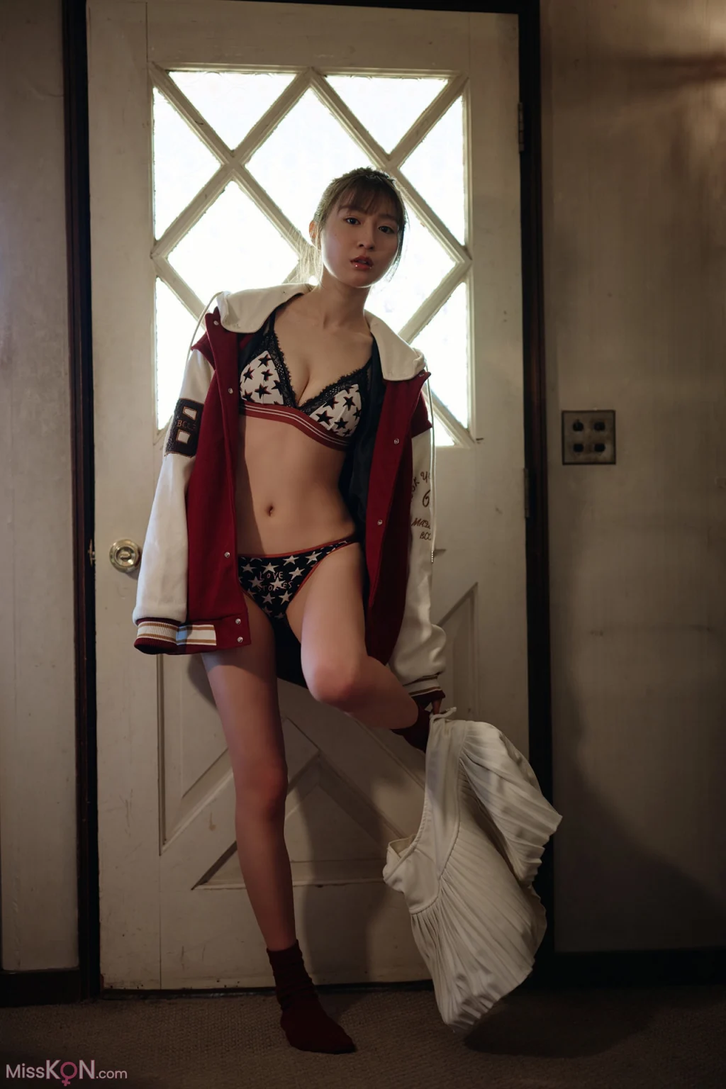 [JP] Nozomi Miyabe (宮部のぞみ): この黄金比に恋をする 週刊ポストデジタル写真集 (78 photos)