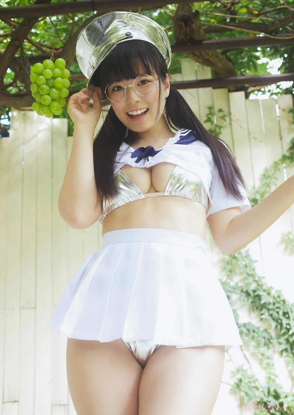[JP] Shinonome Umi (東雲うみ): 【デジタル限定 YJ PHOTO BOOK】写真集「フルーツとメガネ」 (53 photos)