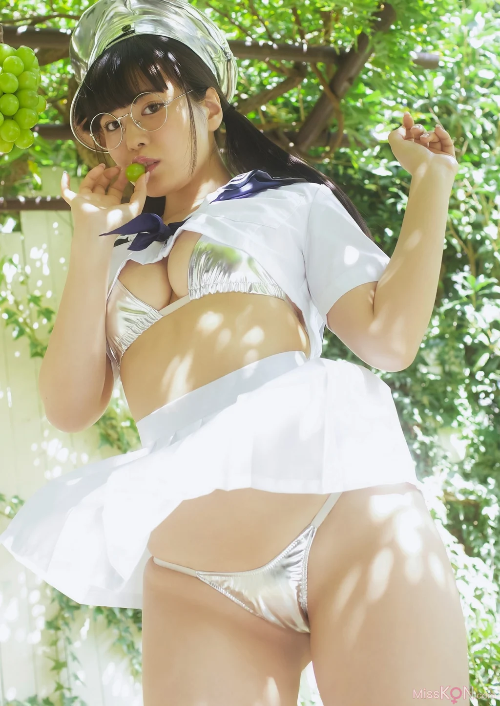 [JP] Shinonome Umi (東雲うみ): 【デジタル限定 YJ PHOTO BOOK】写真集「フルーツとメガネ」 (53 photos)