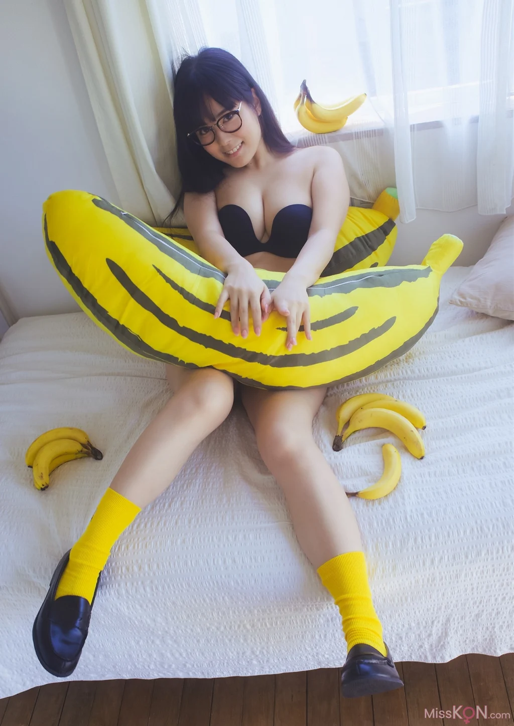 [JP] Shinonome Umi (東雲うみ): 【デジタル限定 YJ PHOTO BOOK】写真集「フルーツとメガネ」 (53 photos) – Page 2