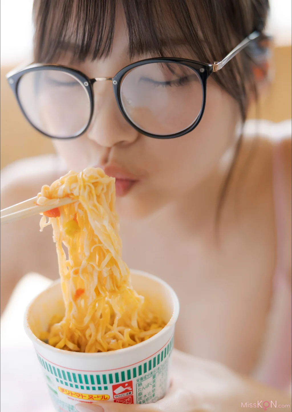 [JP] Usa Hiiragi (宇咲): DOLCEデジタル写真集「二次元至上主義だった私が、漫画世界転生でヒロイン確定。しかも初期ステータスが“可愛い”に全振りだった件。」 (74 photos) – Page 2