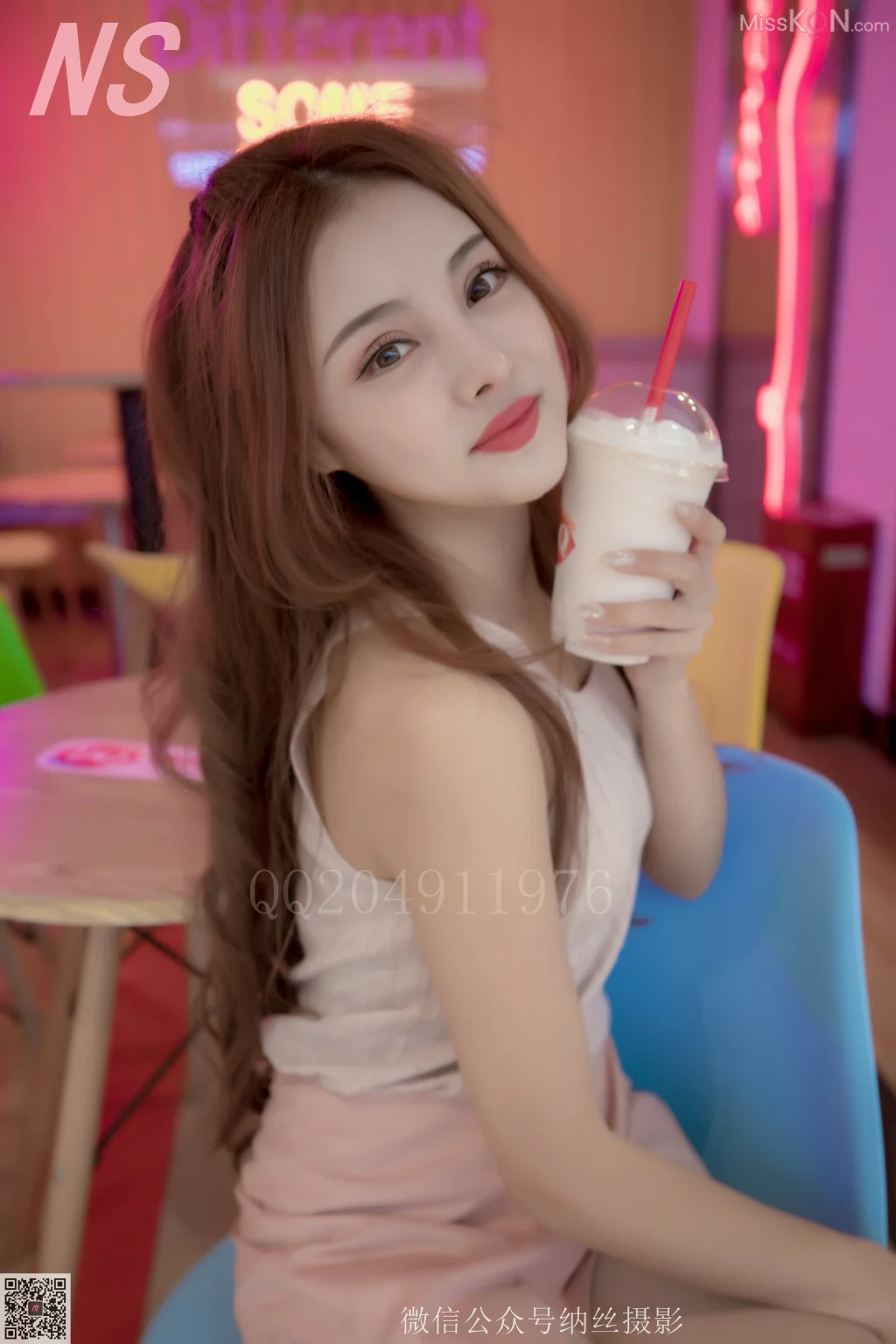 [NS纳丝摄影] No.002 张玲玲商场丝袜约拍 (77 photos + 1 video)