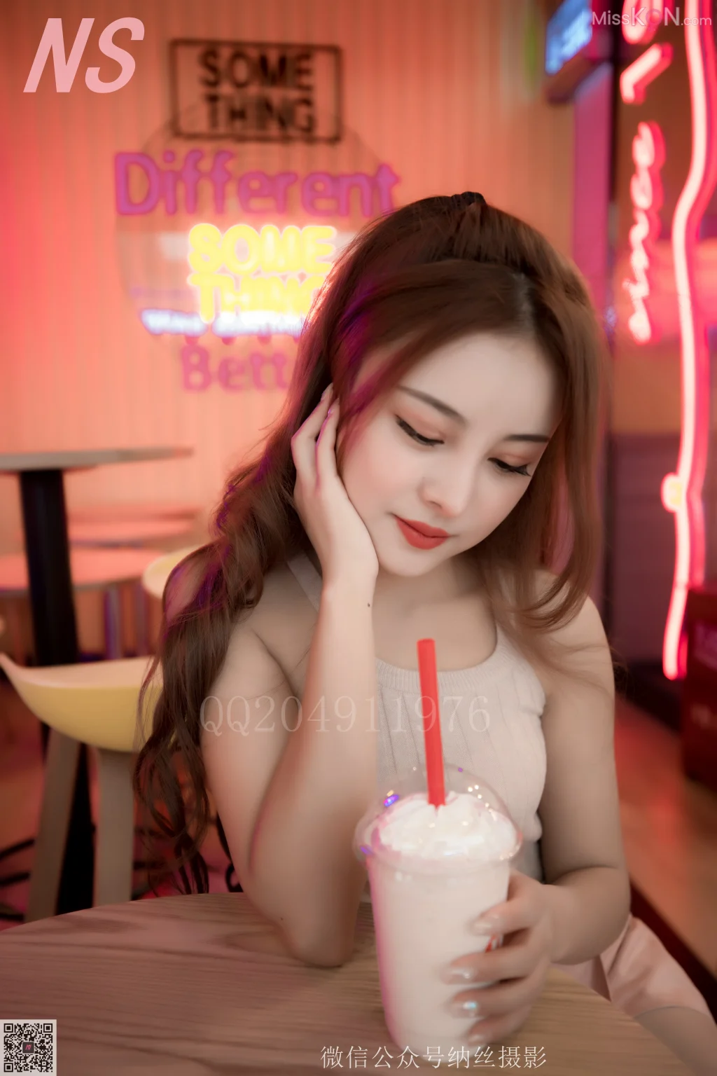 [NS纳丝摄影] No.002 张玲玲商场丝袜约拍 (77 photos + 1 video)