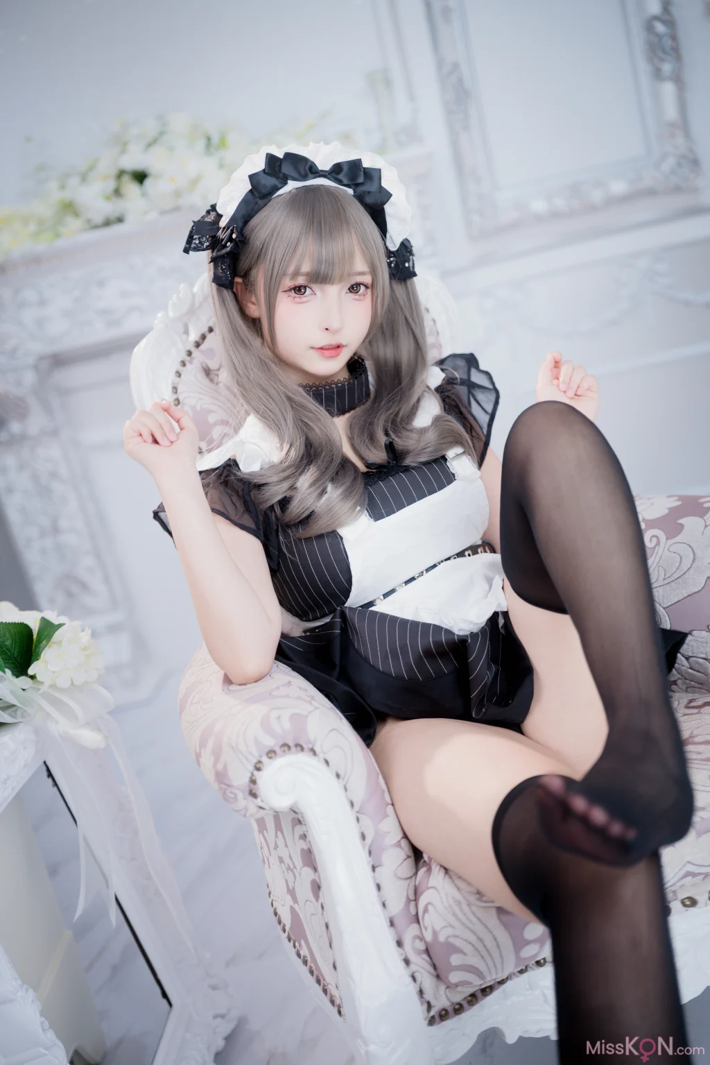 Coser@神楽坂真冬: 妄想女仆 (75 photos + 2 videos)