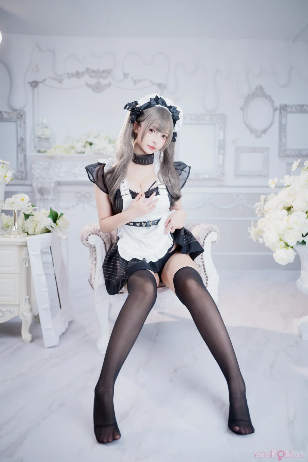 Coser@神楽坂真冬: 妄想女仆 (75 photos + 2 videos)
