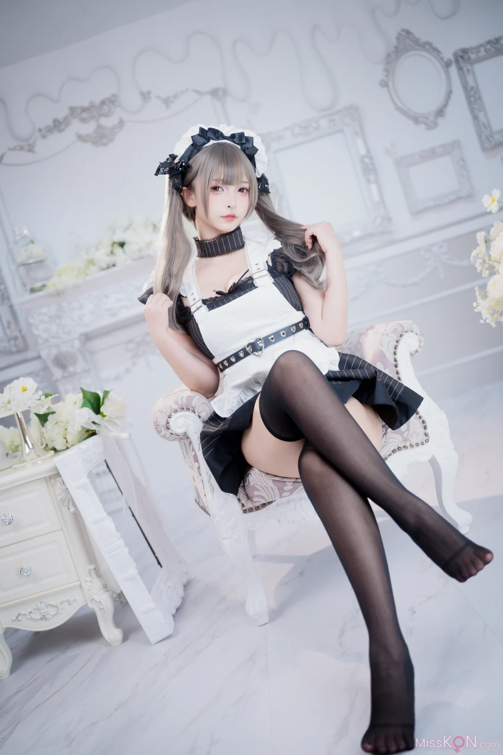 Coser@神楽坂真冬: 妄想女仆 (75 photos + 2 videos)