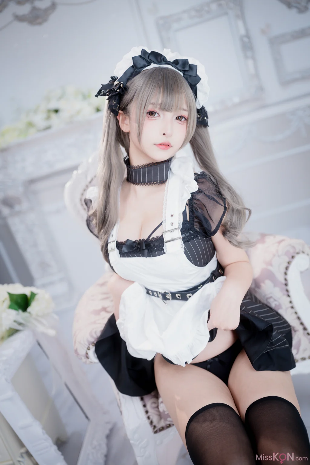 Coser@神楽坂真冬: 妄想女仆 (75 photos + 2 videos)