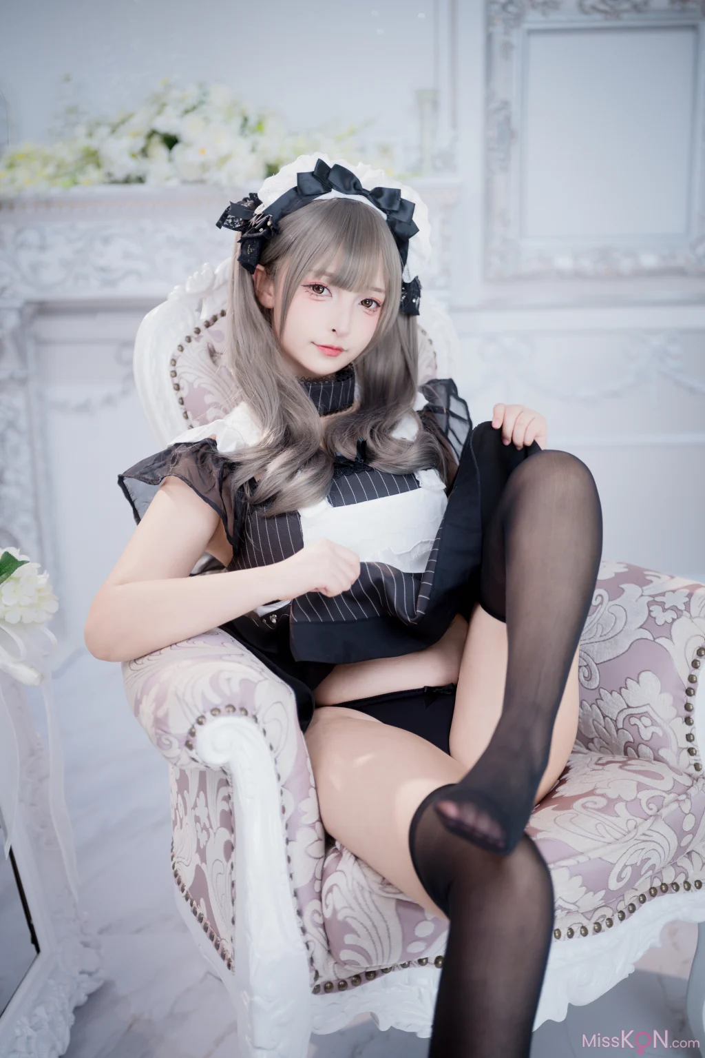 Coser@神楽坂真冬: 妄想女仆 (75 photos + 2 videos)