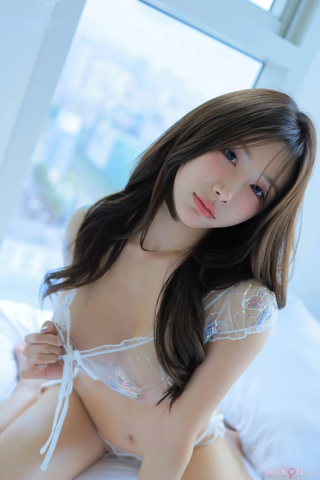 YeonYu (연유): Butterfly (122 photos)