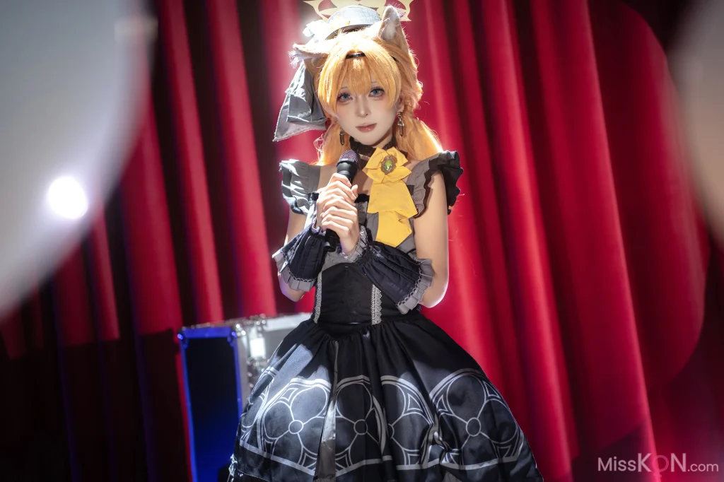 Coser@矢量鱼: 蔚蓝档案 伊落玛丽偶像 (40 photos)