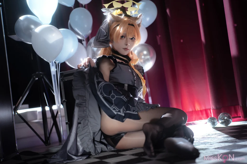 Coser@矢量鱼: 蔚蓝档案 伊落玛丽偶像 (40 photos)