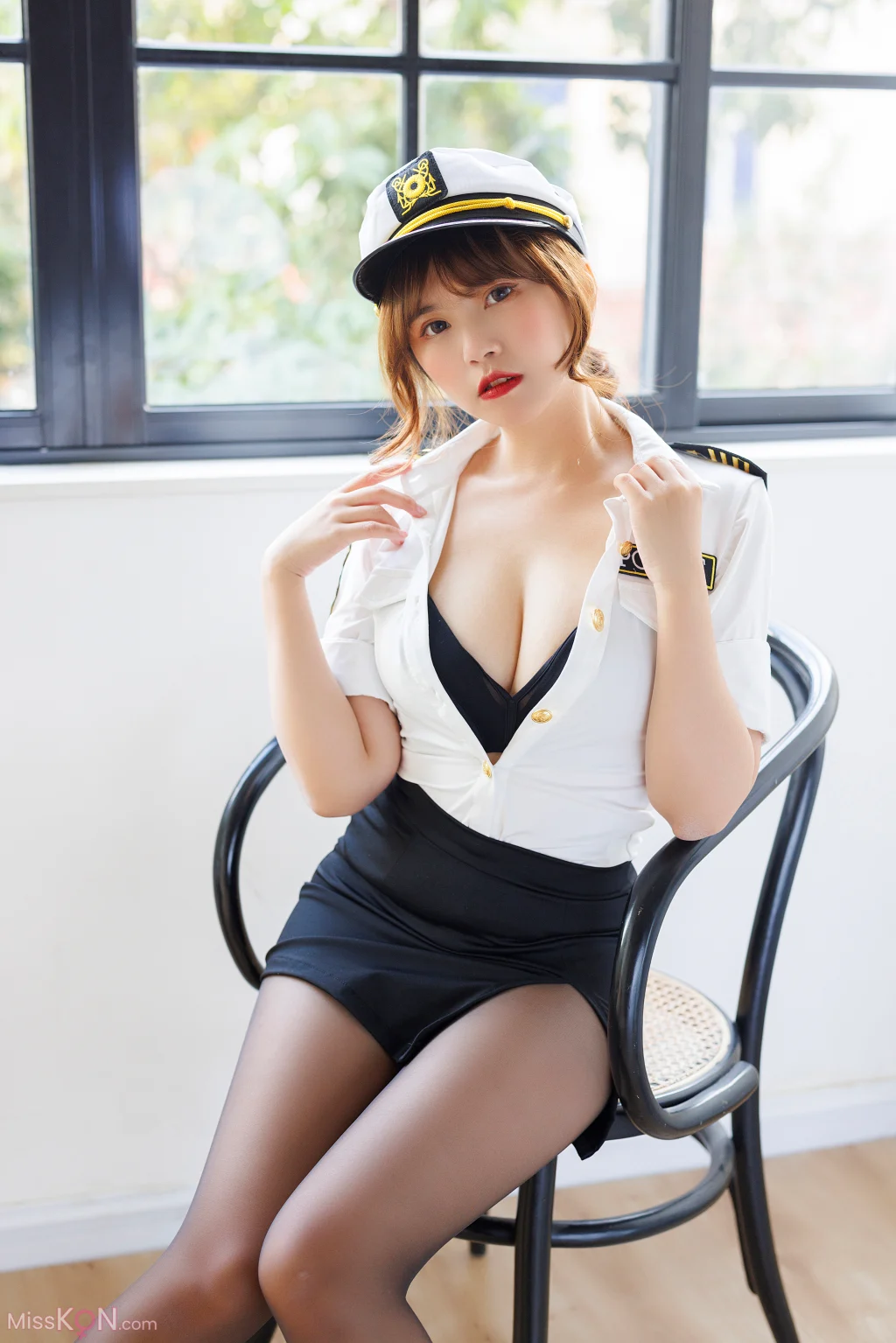 [内购无水印] Zhang Si Yun (张思允): 秀人网模特 黑丝女警 (58 photos)