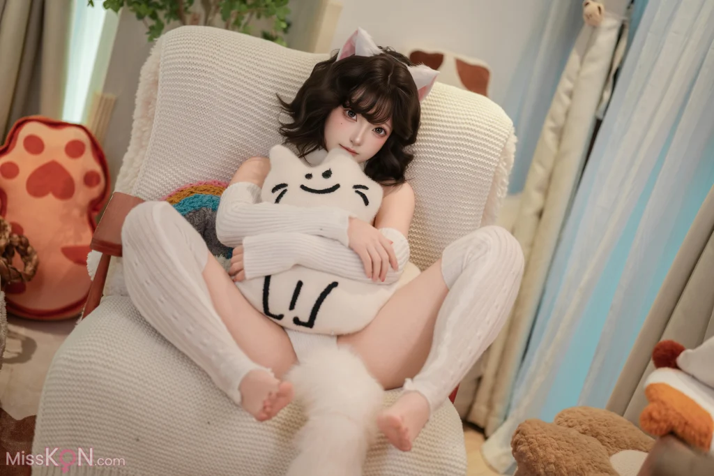 Coser@Bangni邦尼: 家有小白猫 (84 photos)
