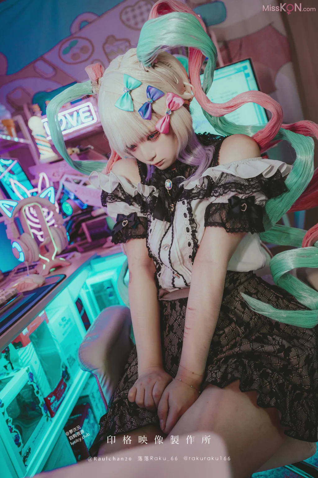Coser@落落Raku: 8K Cos 升天 (48 photos + 1 video)