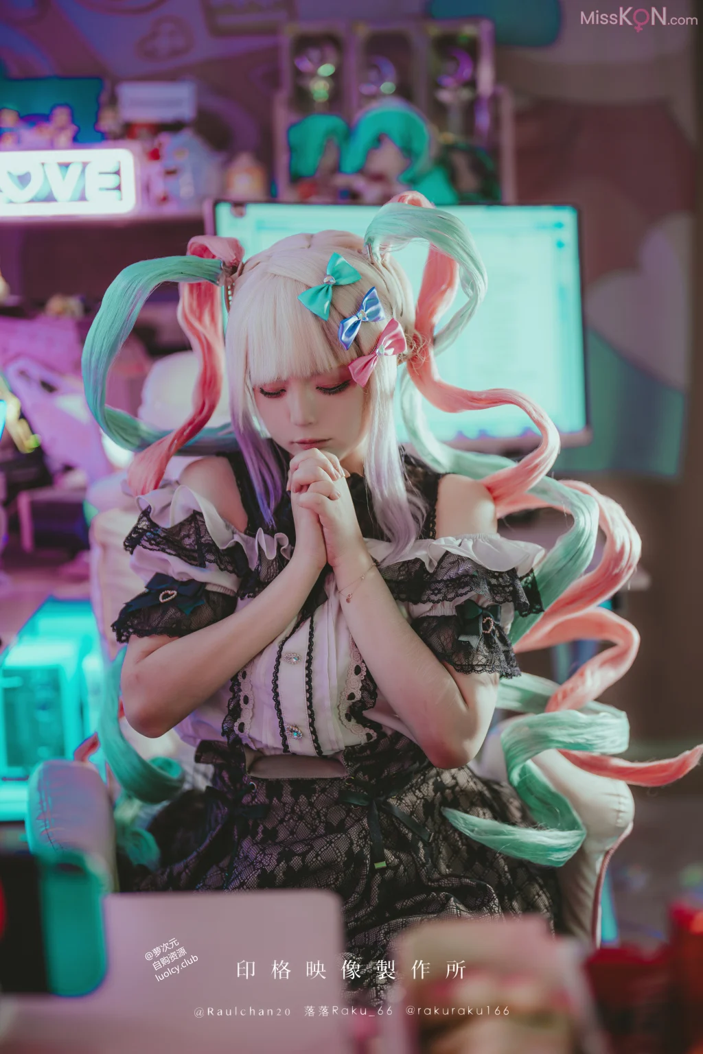 Coser@落落Raku: 8K Cos 升天 (48 photos + 1 video)