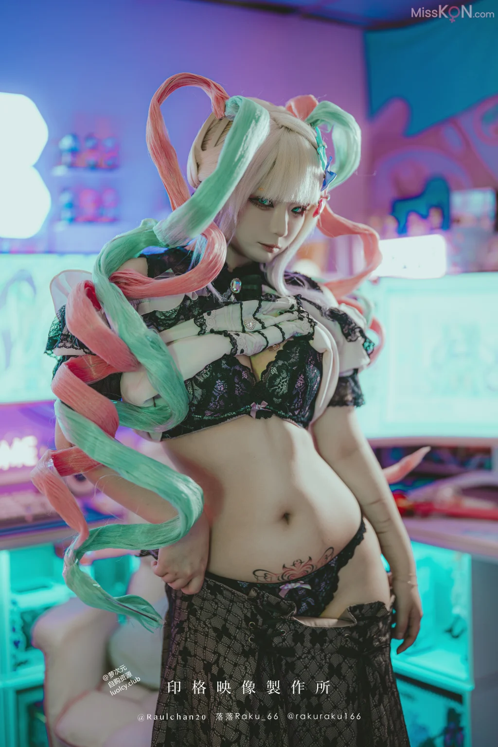Coser@落落Raku: 8K Cos 升天 (48 photos + 1 video)