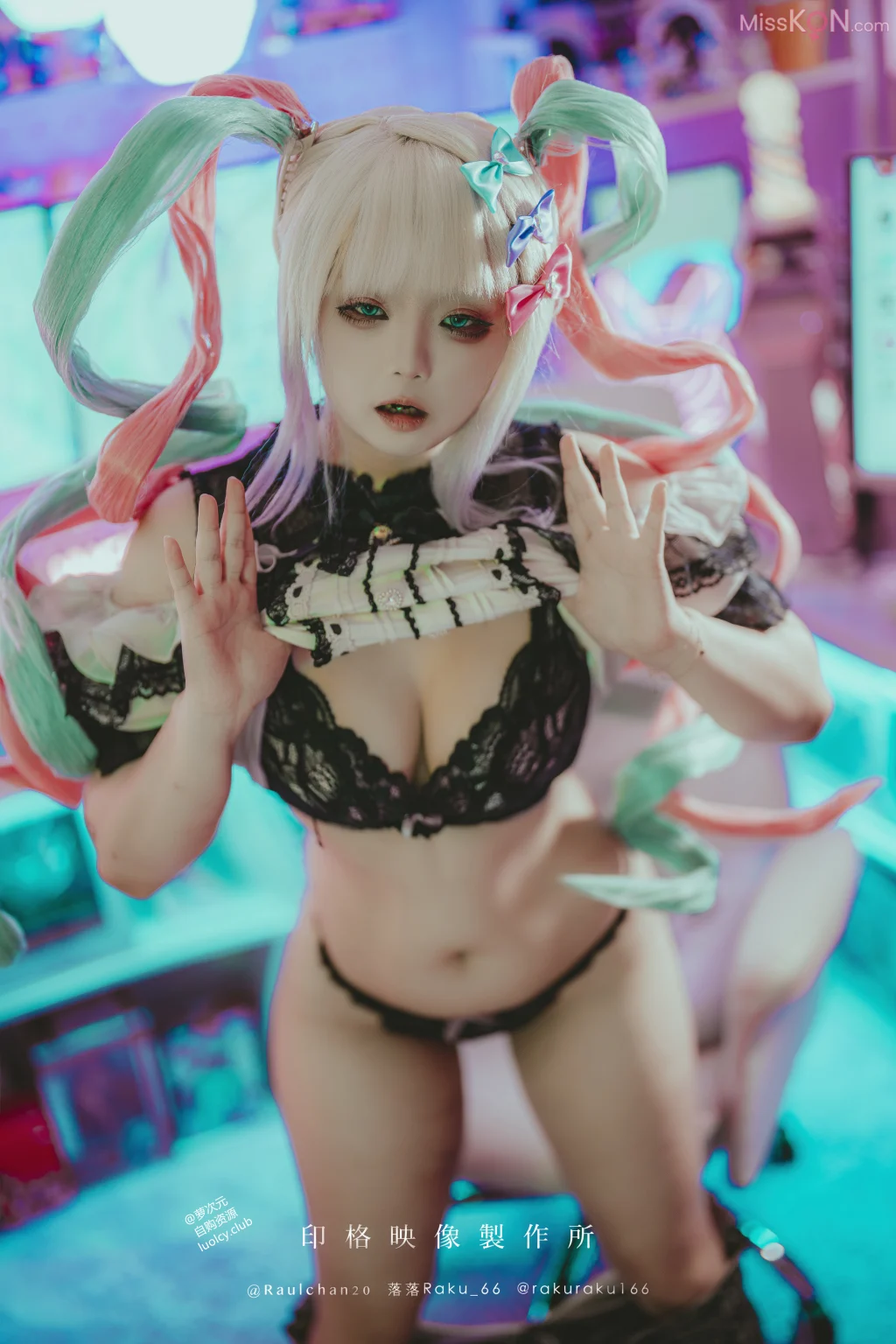 Coser@落落Raku: 8K Cos 升天 (48 photos + 1 video)
