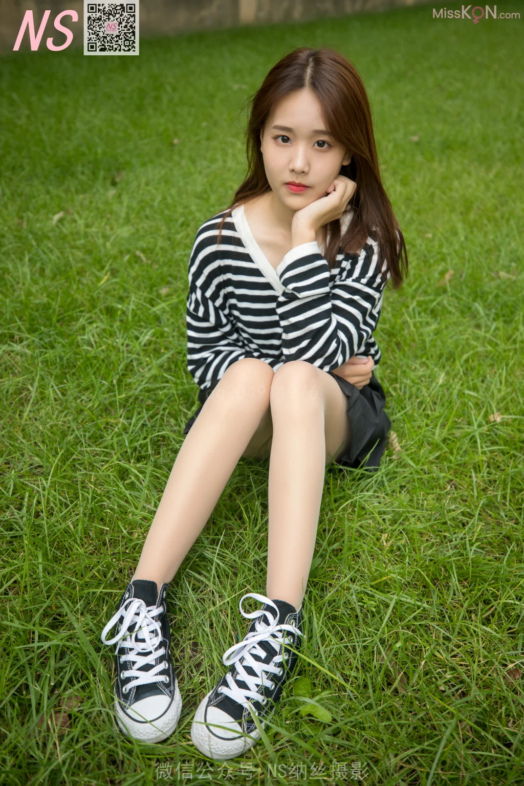 [NS纳丝摄影] No.007: 小表妹丝袜没穿好 (64 photos + 1 video)
