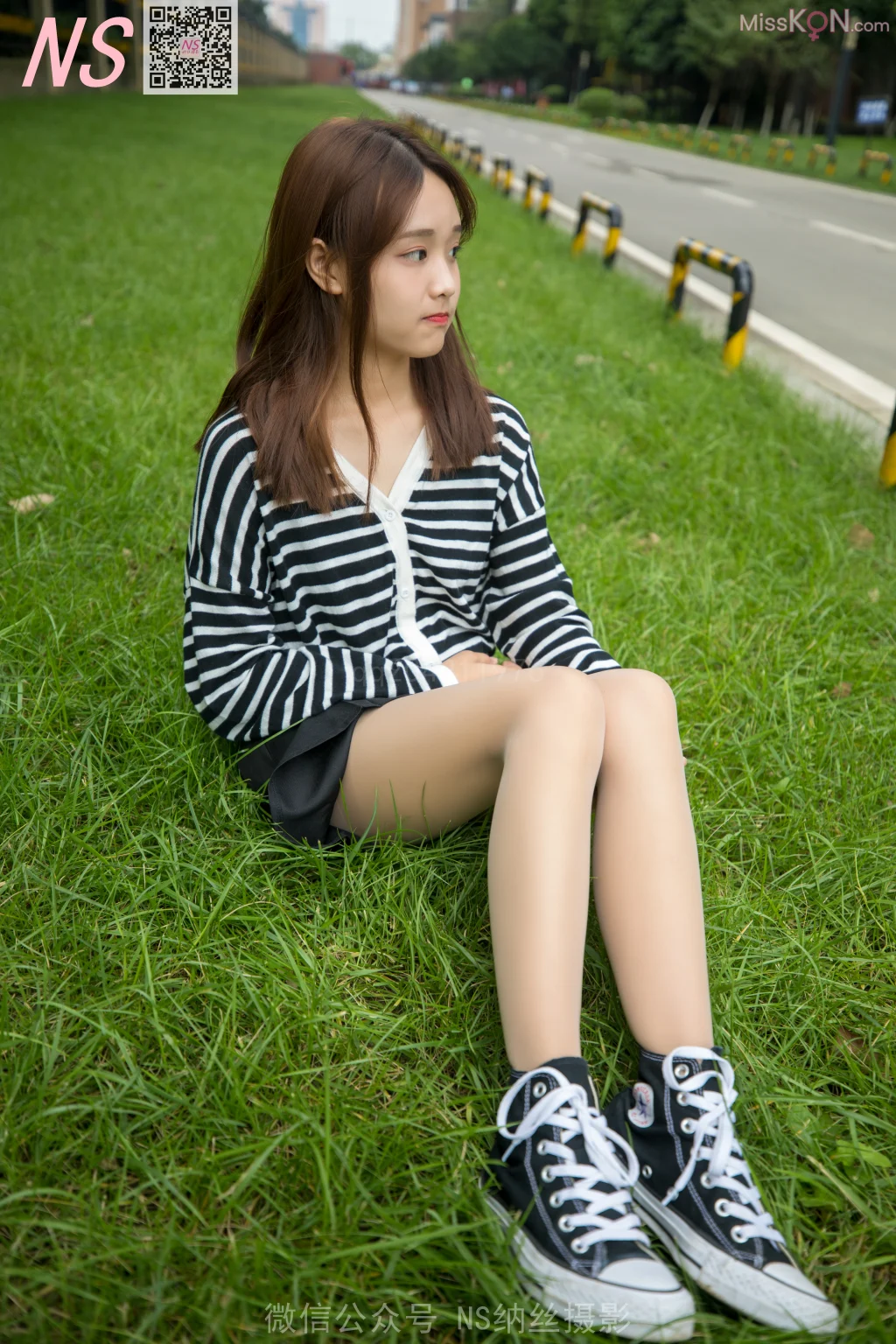 [NS纳丝摄影] No.007: 小表妹丝袜没穿好 (64 photos + 1 video)