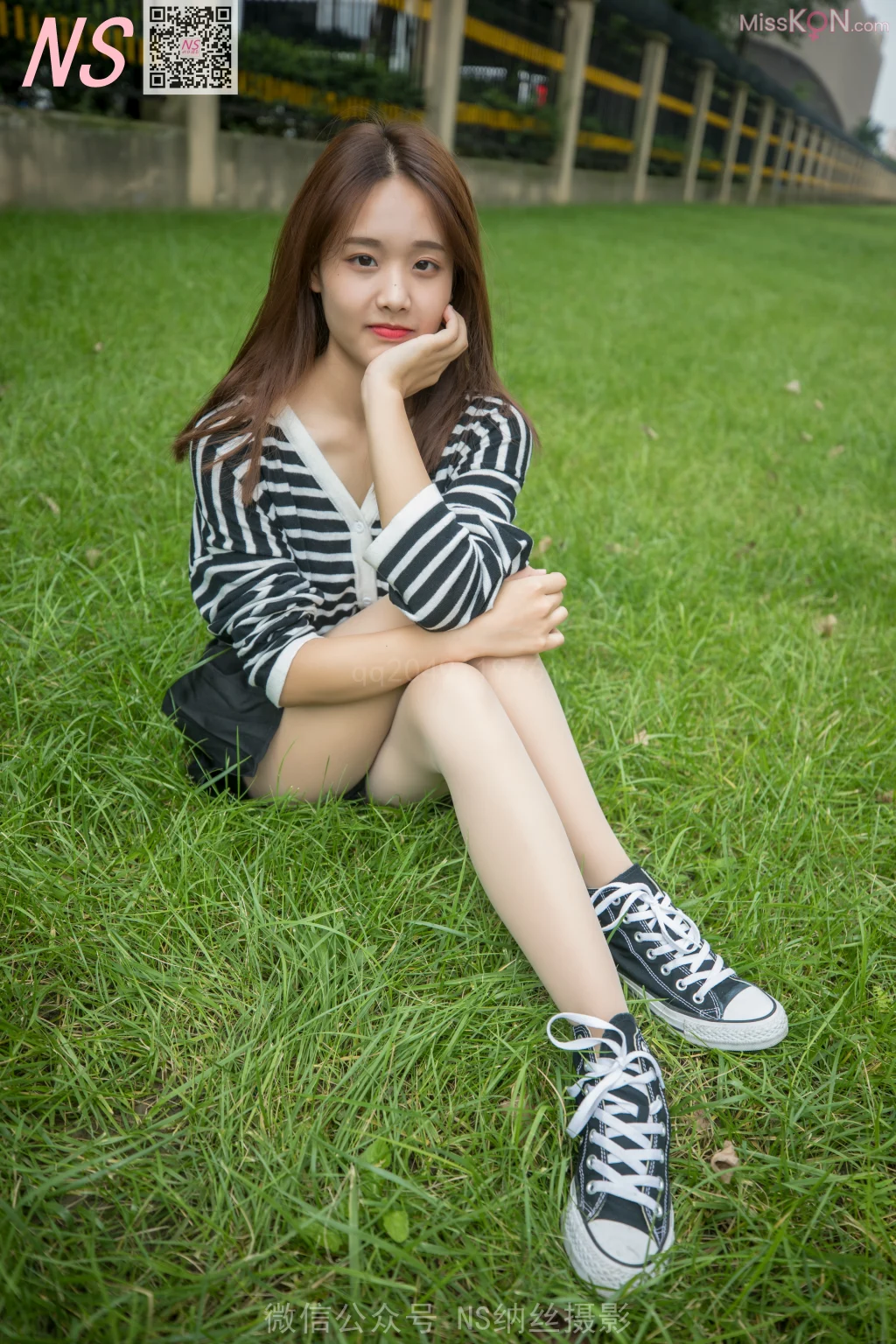[NS纳丝摄影] No.007: 小表妹丝袜没穿好 (64 photos + 1 video)