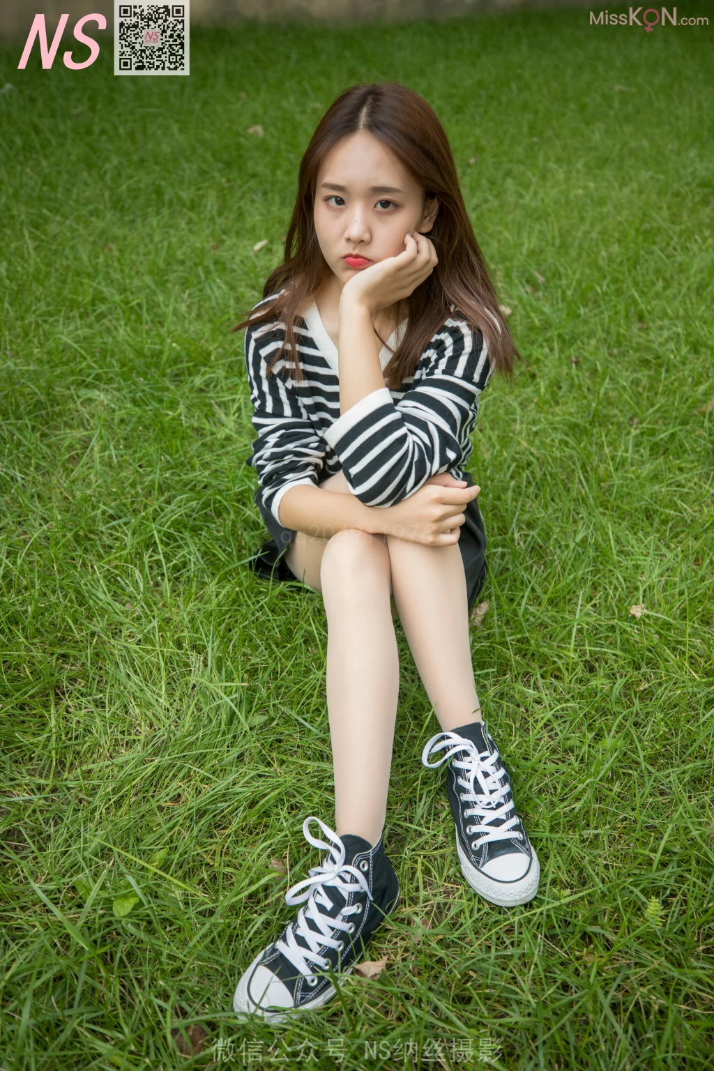 [NS纳丝摄影] No.007: 小表妹丝袜没穿好 (64 photos + 1 video)